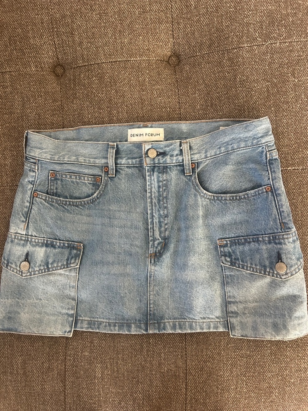 Aritzia Denim Forum ’90s Mid-Rise Cargo Mini Skirt Light Wash Size 30